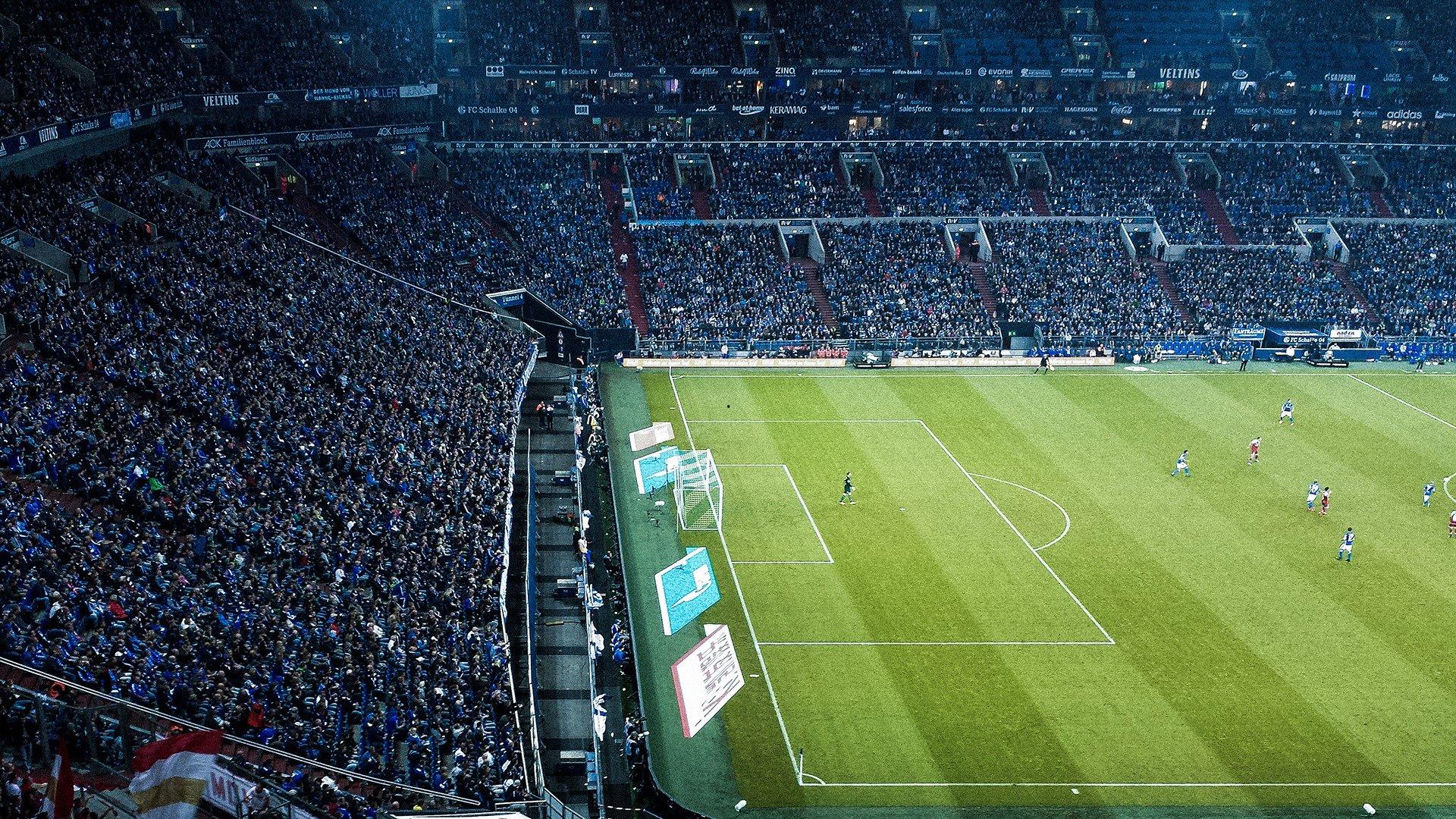 铁锤帮主场不敌红军，法国双星闪耀安菲尔德军团