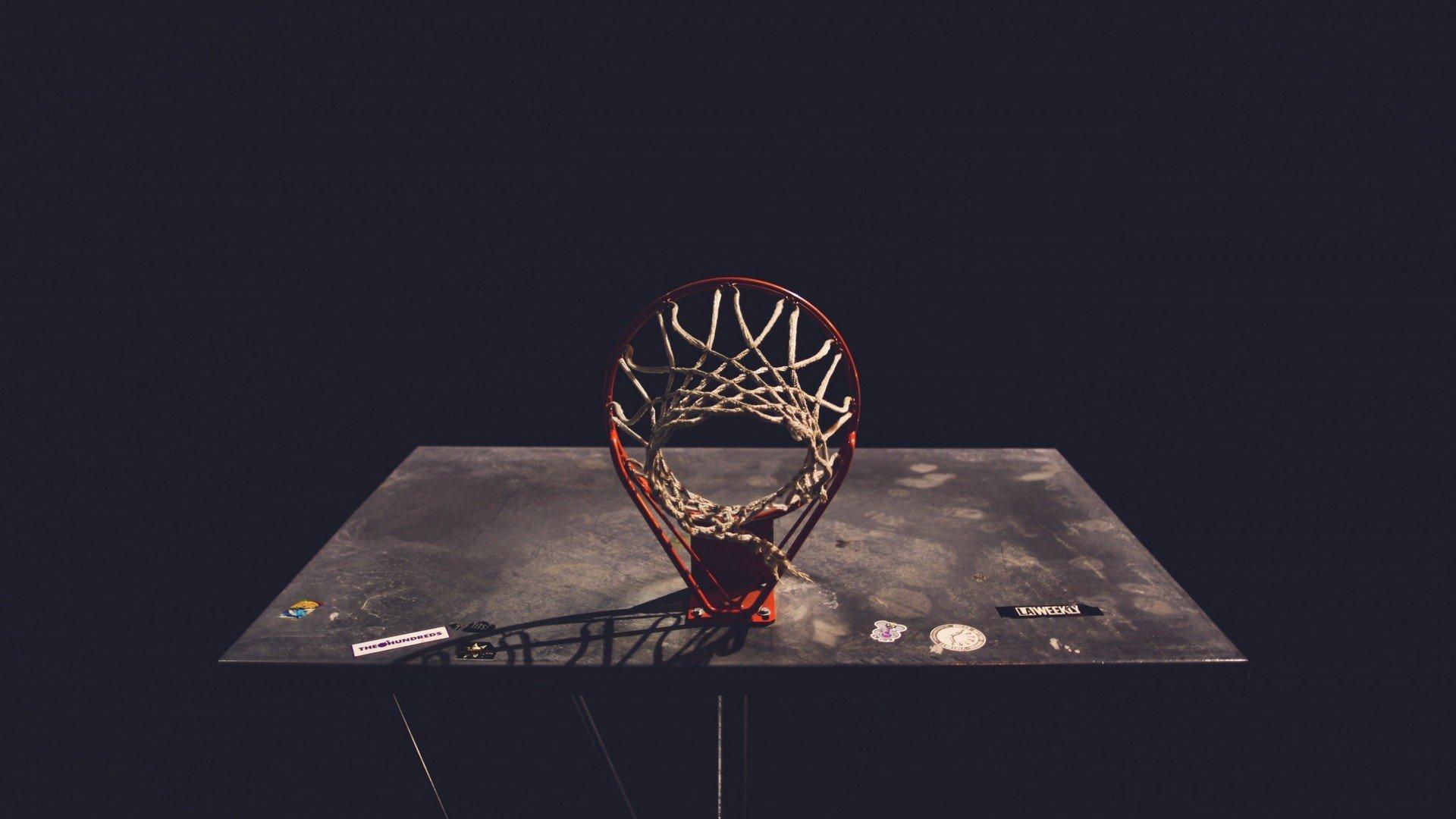 英超赛场现传奇连线，米尔纳助攻科斯图拉斯，跨越24载的传承一击